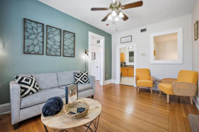 Downtown Digs~King Bed~UPSTAIRS Apartment~Downtown Eustis